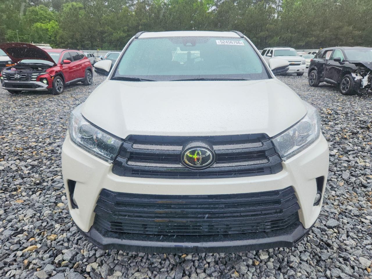 2018 TOYOTA HIGHLANDER SE photo 13