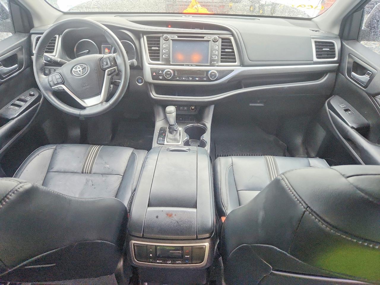 2018 TOYOTA HIGHLANDER SE photo 22