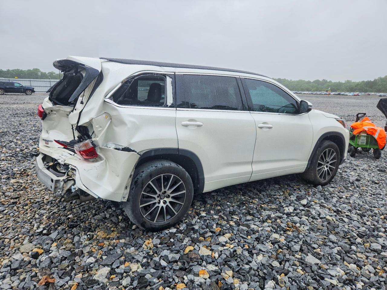 2018 TOYOTA HIGHLANDER SE photo 7