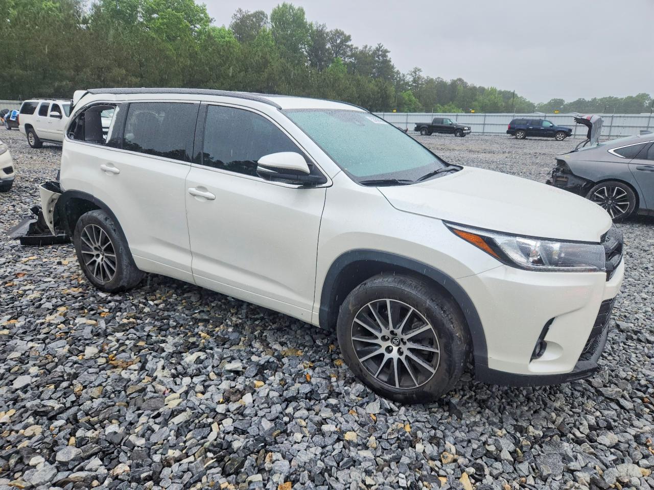 2018 TOYOTA HIGHLANDER SE photo 10