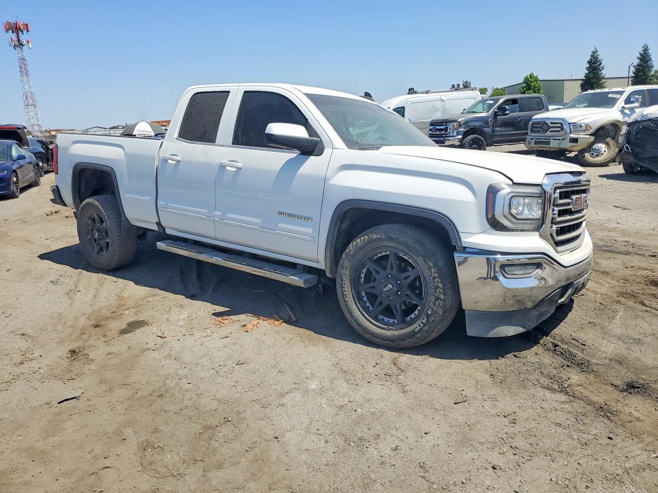 2017 GMC SIERRA C1500 SLE photo 10