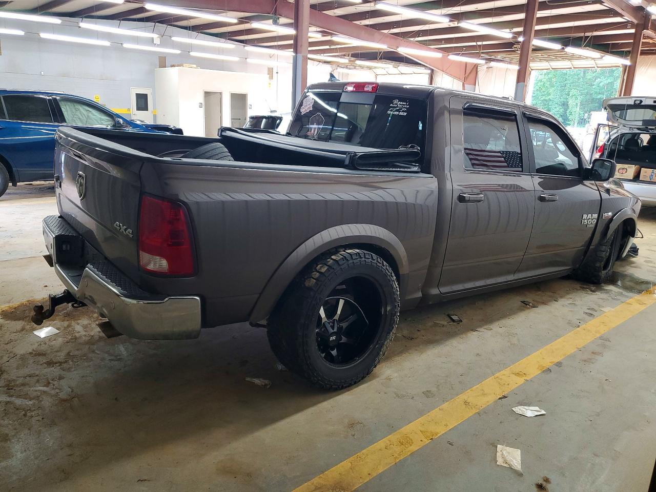 2019 RAM 1500 CLASSIC SLT photo 5