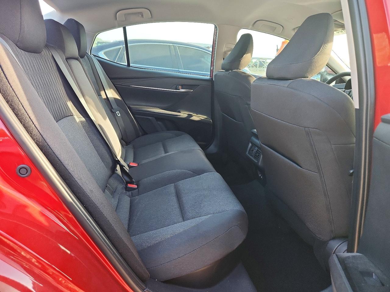 2025 TOYOTA CAMRY LE photo 19