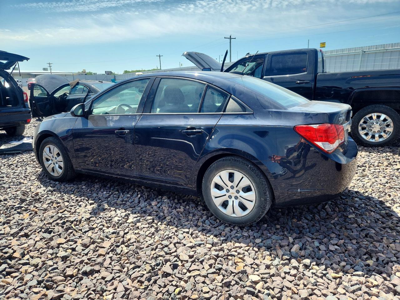 2015 CHEVROLET CRUZE LS photo 4