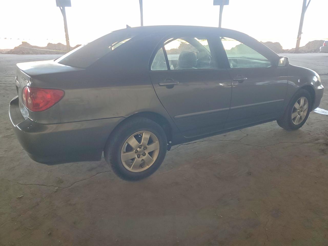 2005 TOYOTA COROLLA photo 3