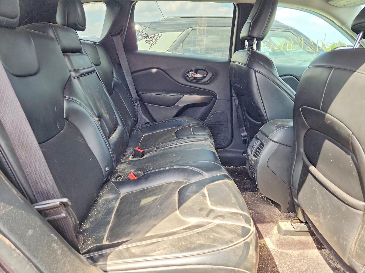 2019 JEEP CHEROKEE LATITUDE PLUS photo 28