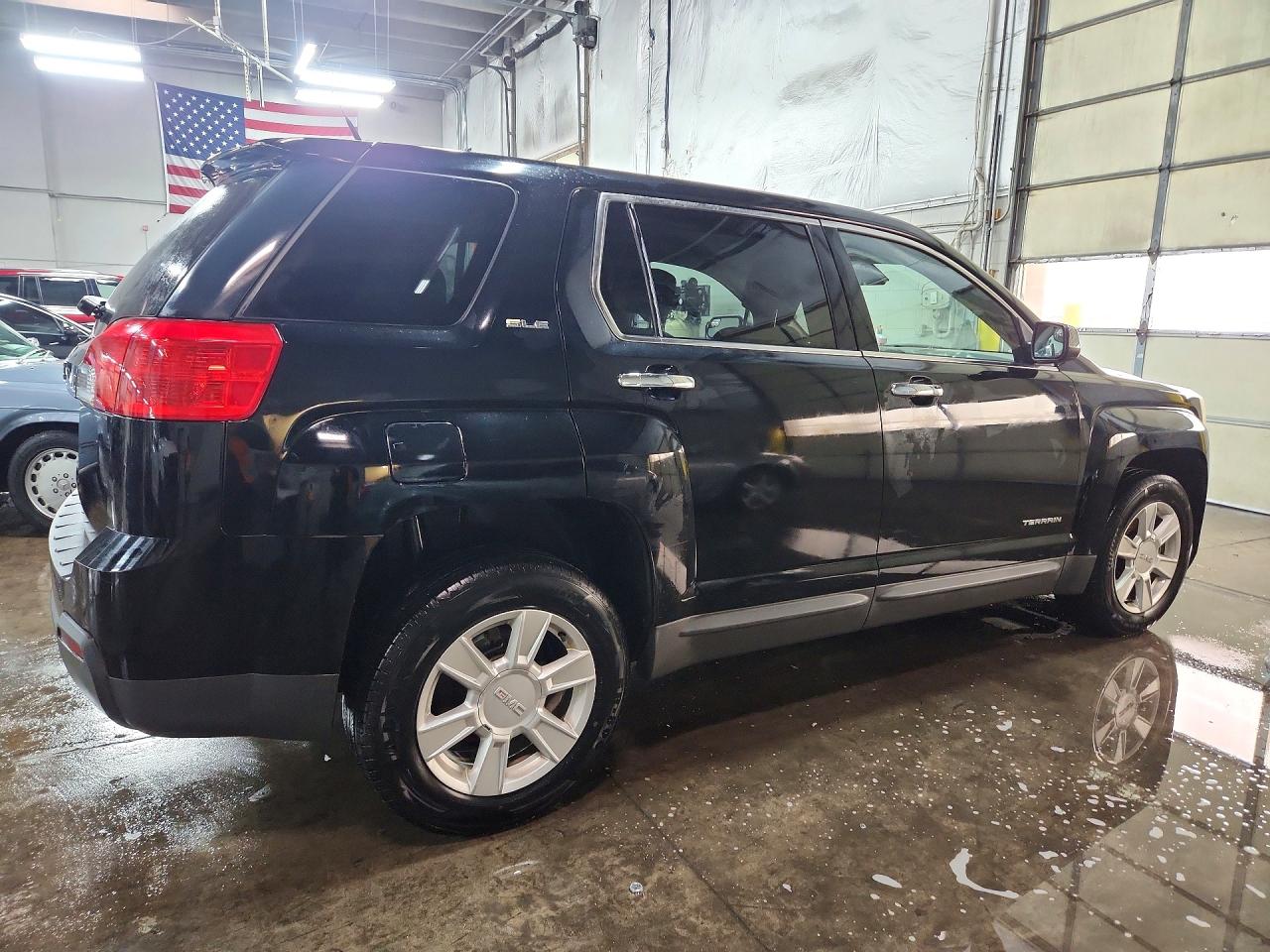 2013 GMC TERRAIN SLE photo 3