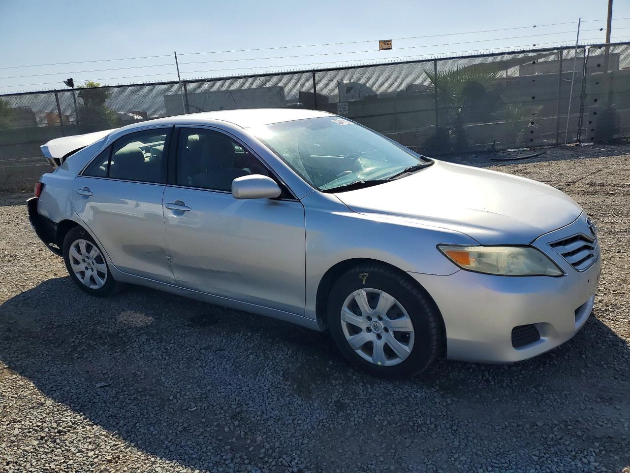 2010 TOYOTA CAMRY LE photo 4
