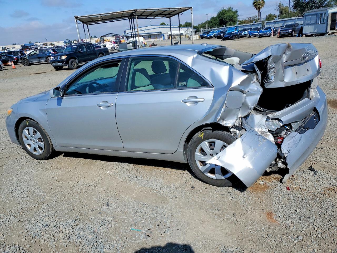 2010 TOYOTA CAMRY LE photo 2