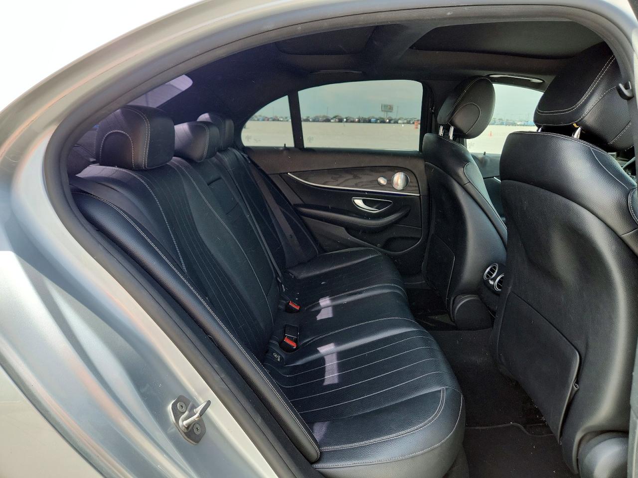 2017 MERCEDES-BENZ E 300 photo 10