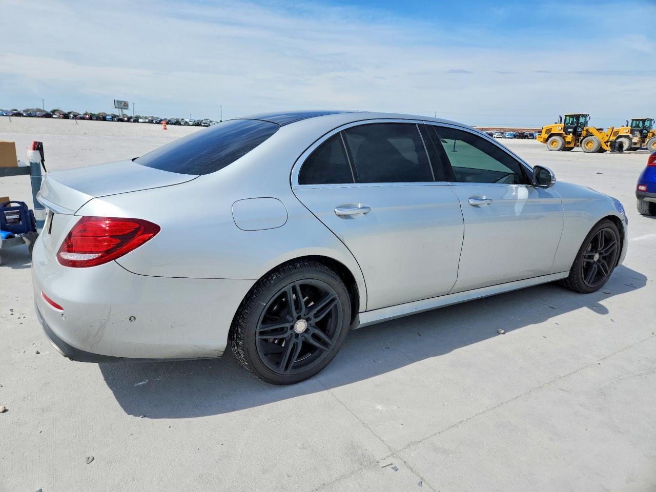 2017 MERCEDES-BENZ E 300 photo 3