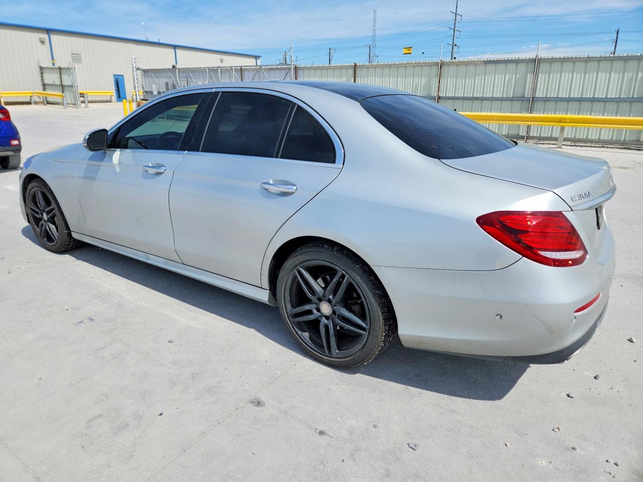 2017 MERCEDES-BENZ E 300 photo 2