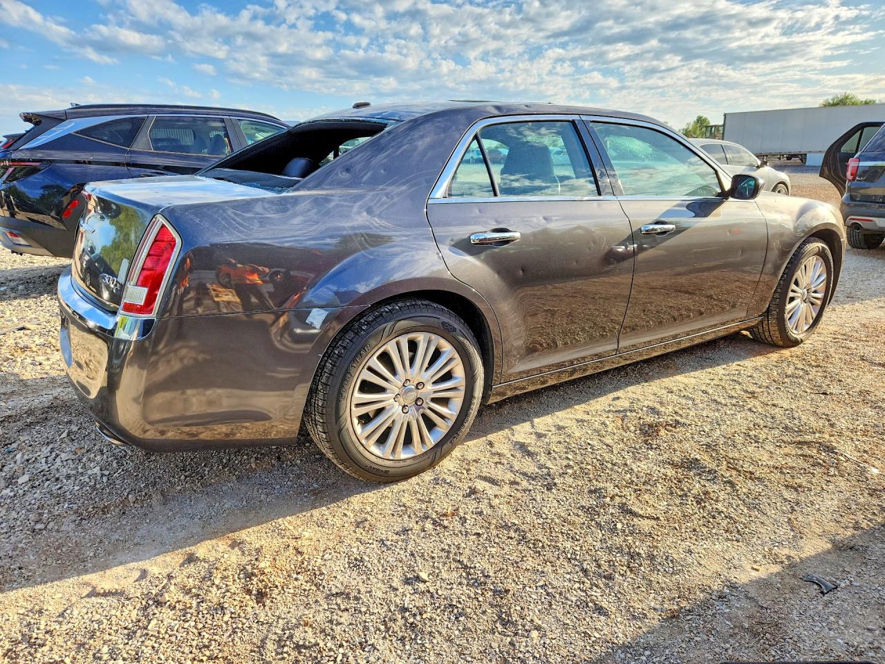 2013 CHRYSLER 300C photo 5