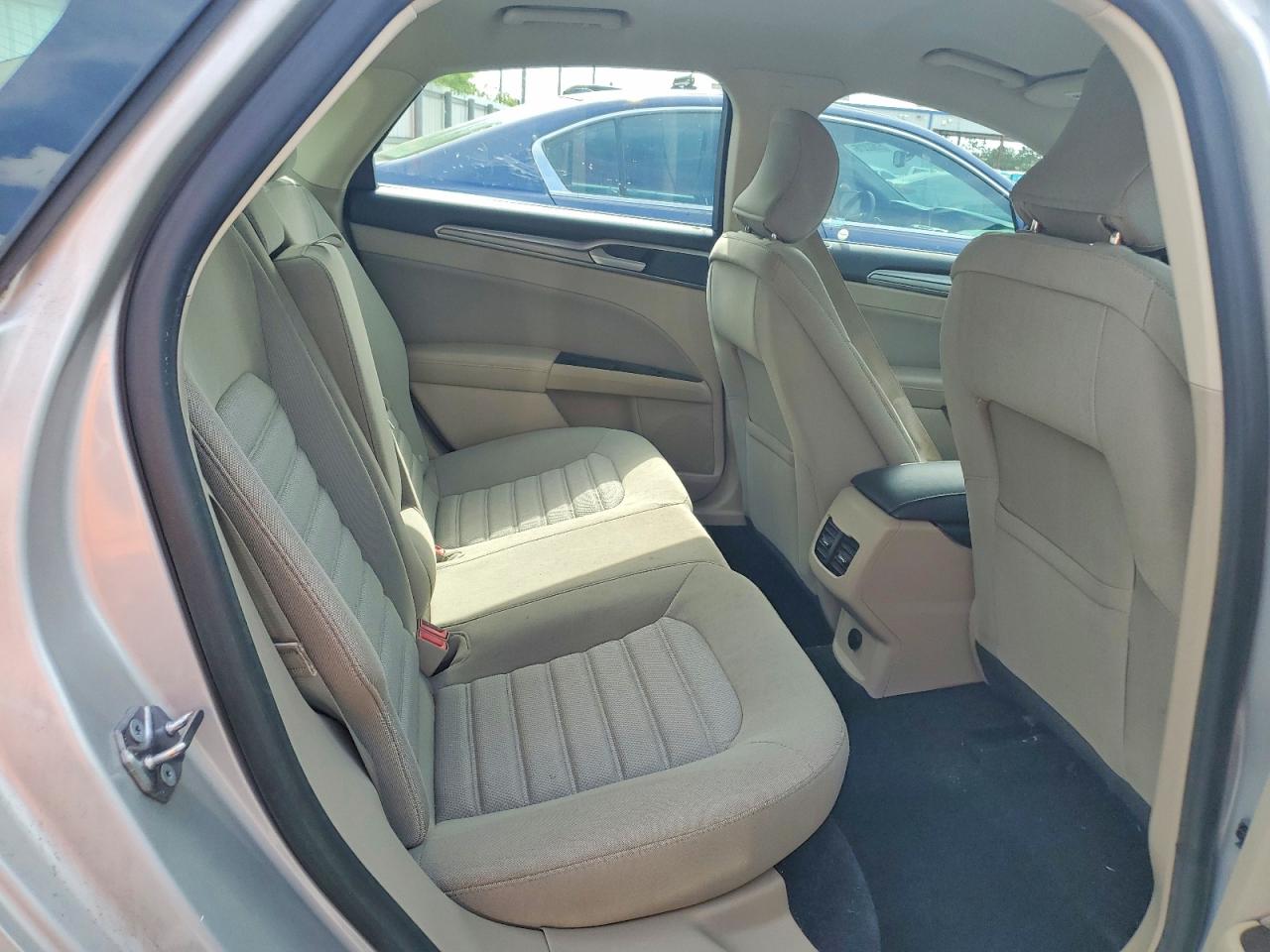 2017 FORD FUSION photo 19