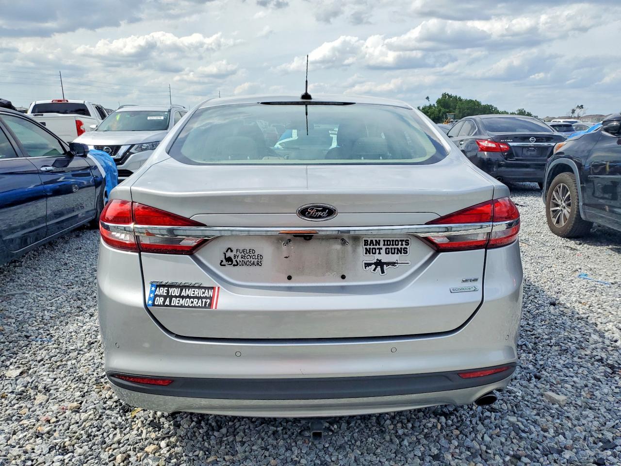 2017 FORD FUSION photo 11