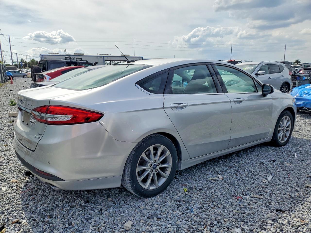 2017 FORD FUSION photo 5