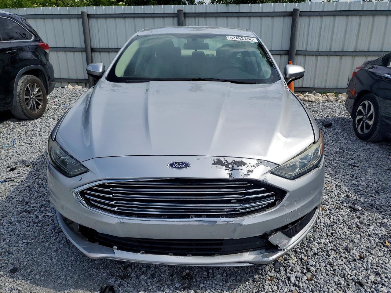 2017 FORD FUSION photo 9