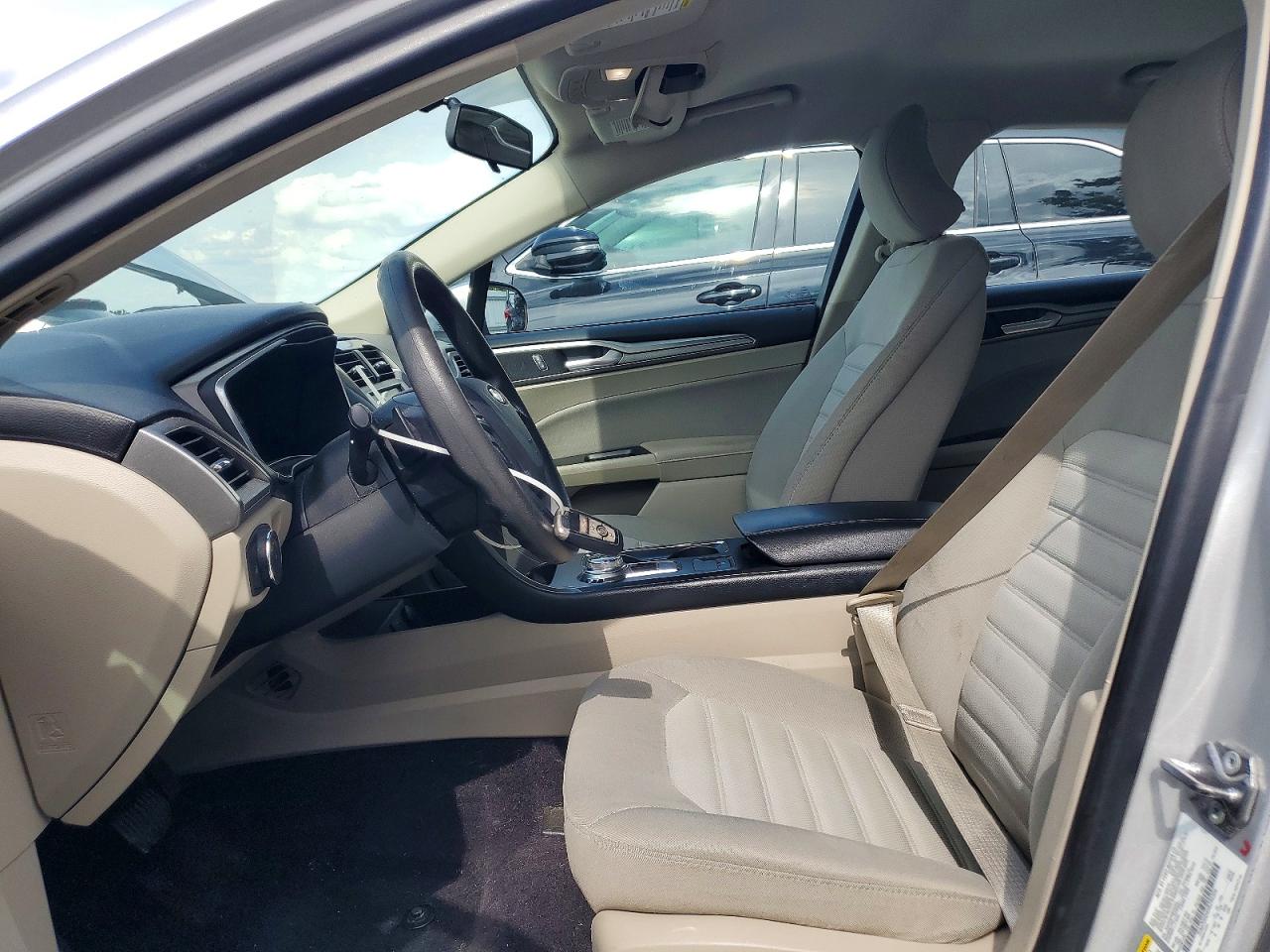 2017 FORD FUSION photo 13