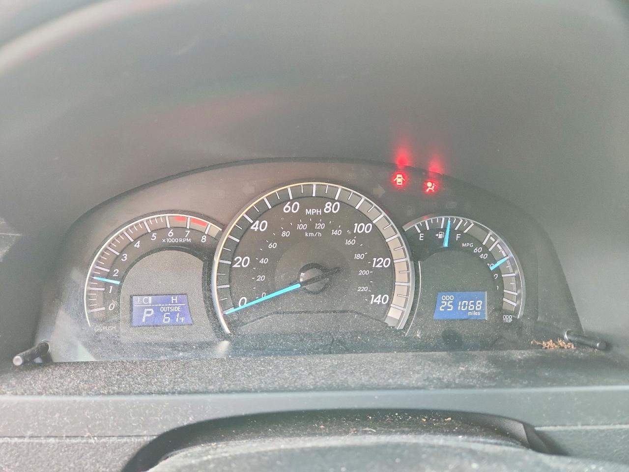 2012 TOYOTA CAMRY SE photo 25
