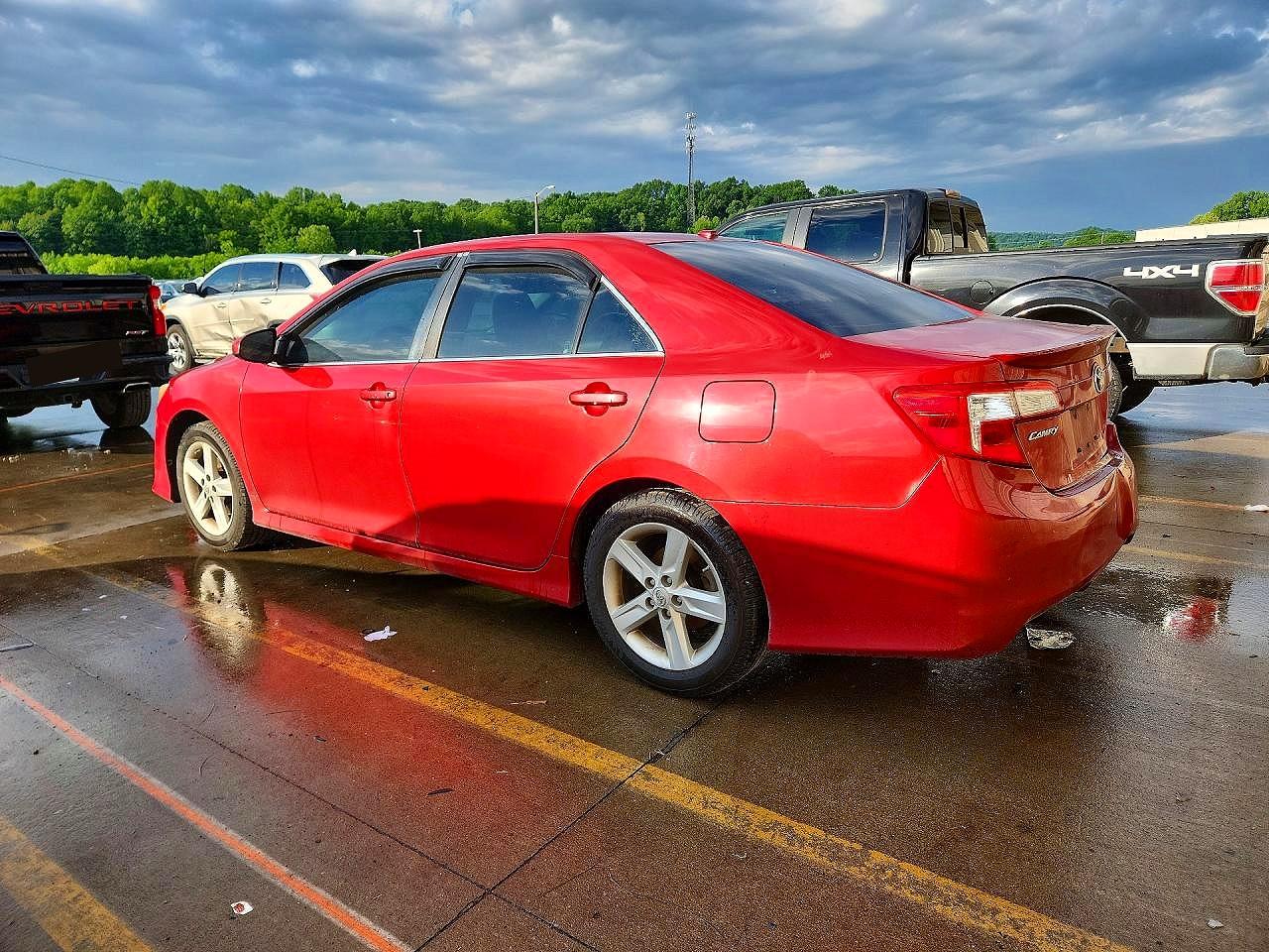 2012 TOYOTA CAMRY SE photo 4