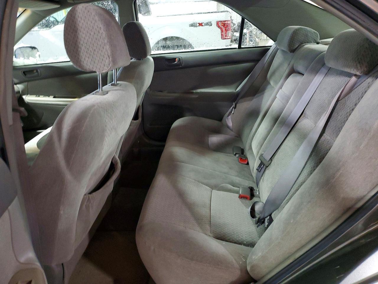 2004 TOYOTA CAMRY LE photo 19