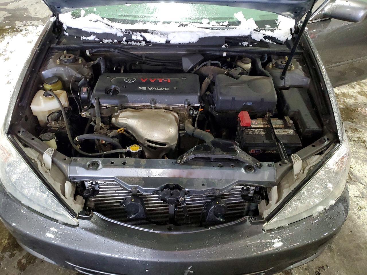 2004 TOYOTA CAMRY LE photo 21