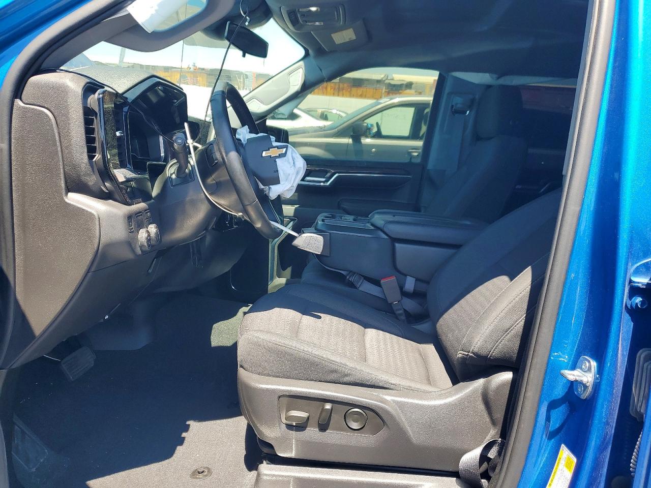 2023 CHEVROLET SILVERADO C1500 LT photo 13