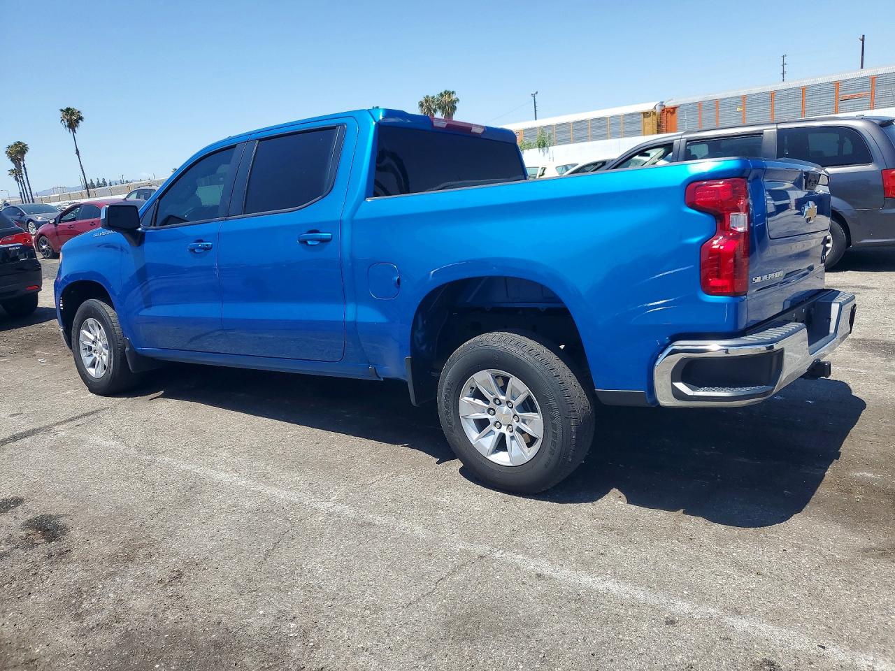 2023 CHEVROLET SILVERADO C1500 LT photo 3