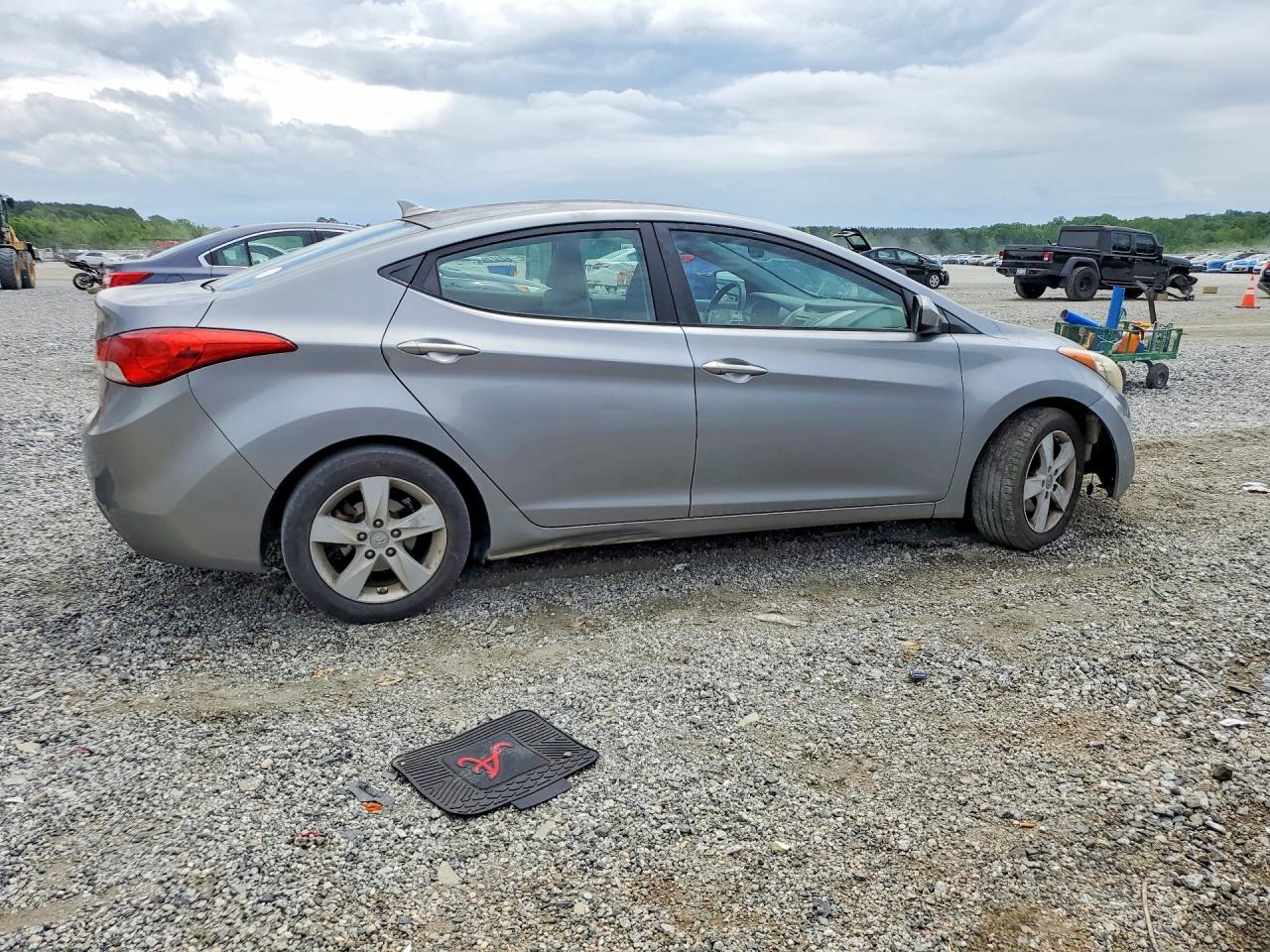 2013 HYUNDAI ELANTRA GLS photo 5