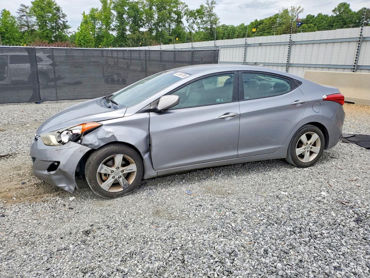 2013 HYUNDAI ELANTRA