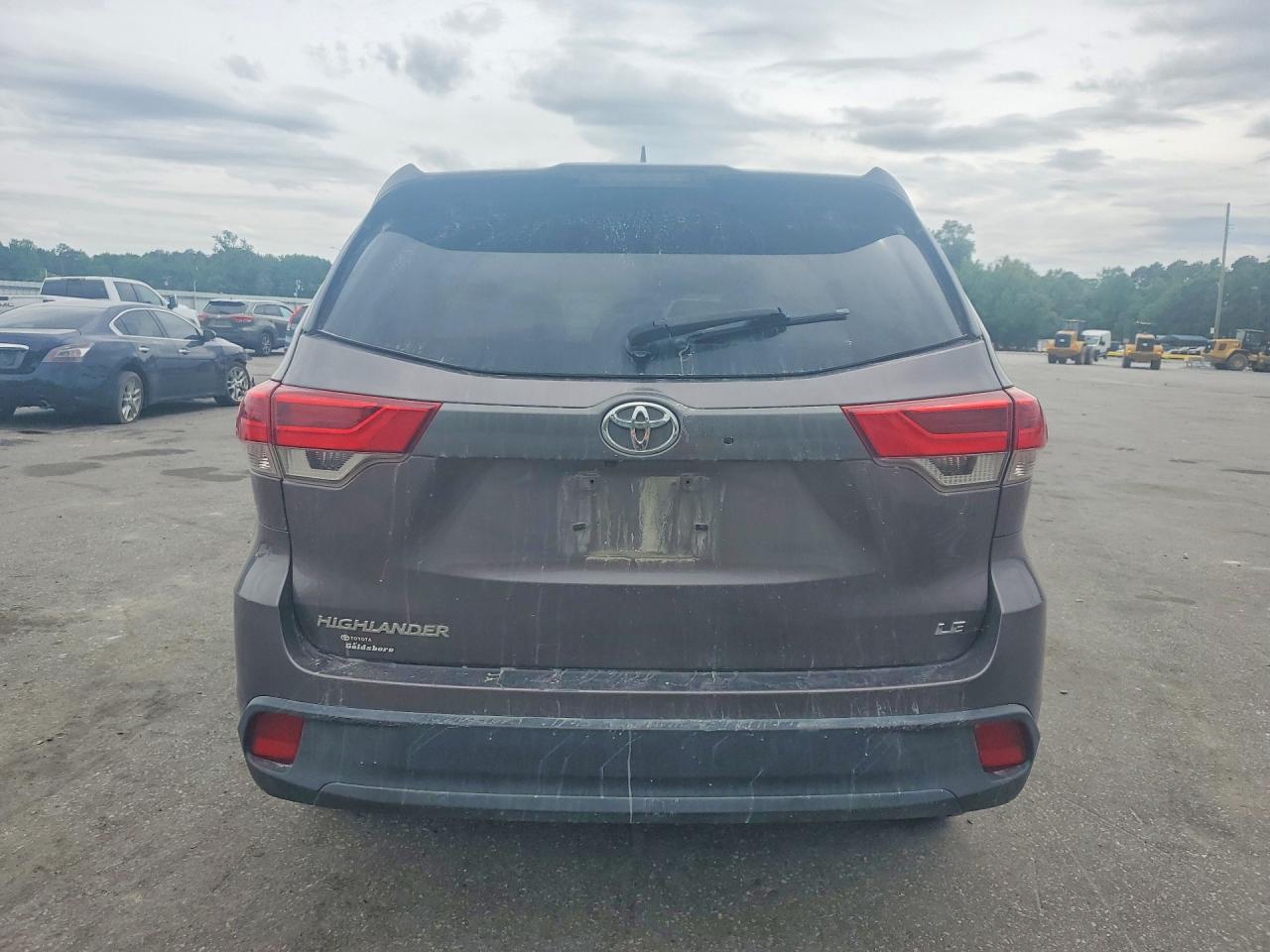 2019 TOYOTA HIGHLANDER LE PLUS photo 11