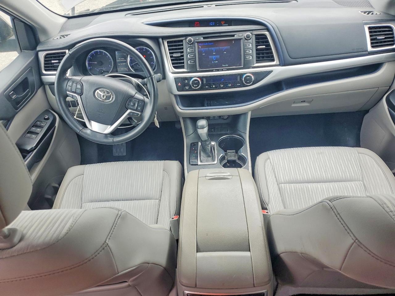 2019 TOYOTA HIGHLANDER LE PLUS photo 15