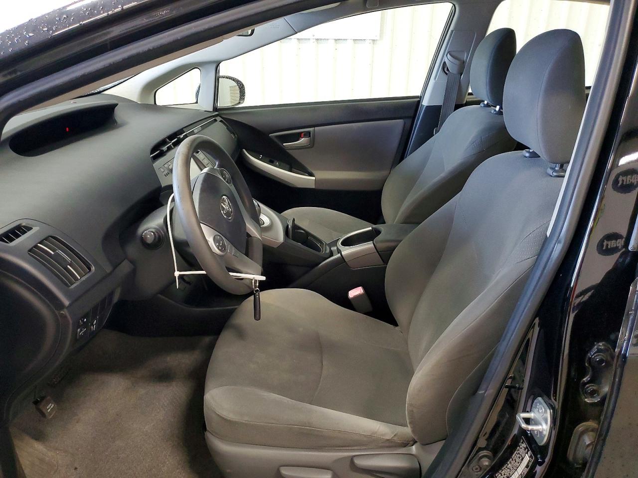2012 TOYOTA PRIUS TWO photo 13