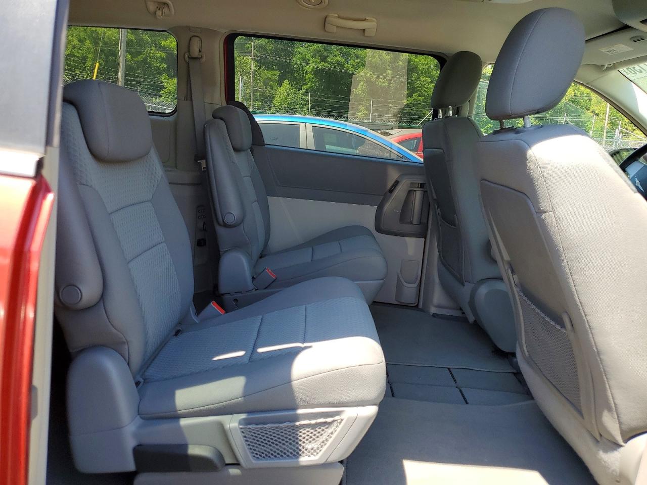 2010 CHRYSLER TOWN & COUNTRY TOURING photo 19