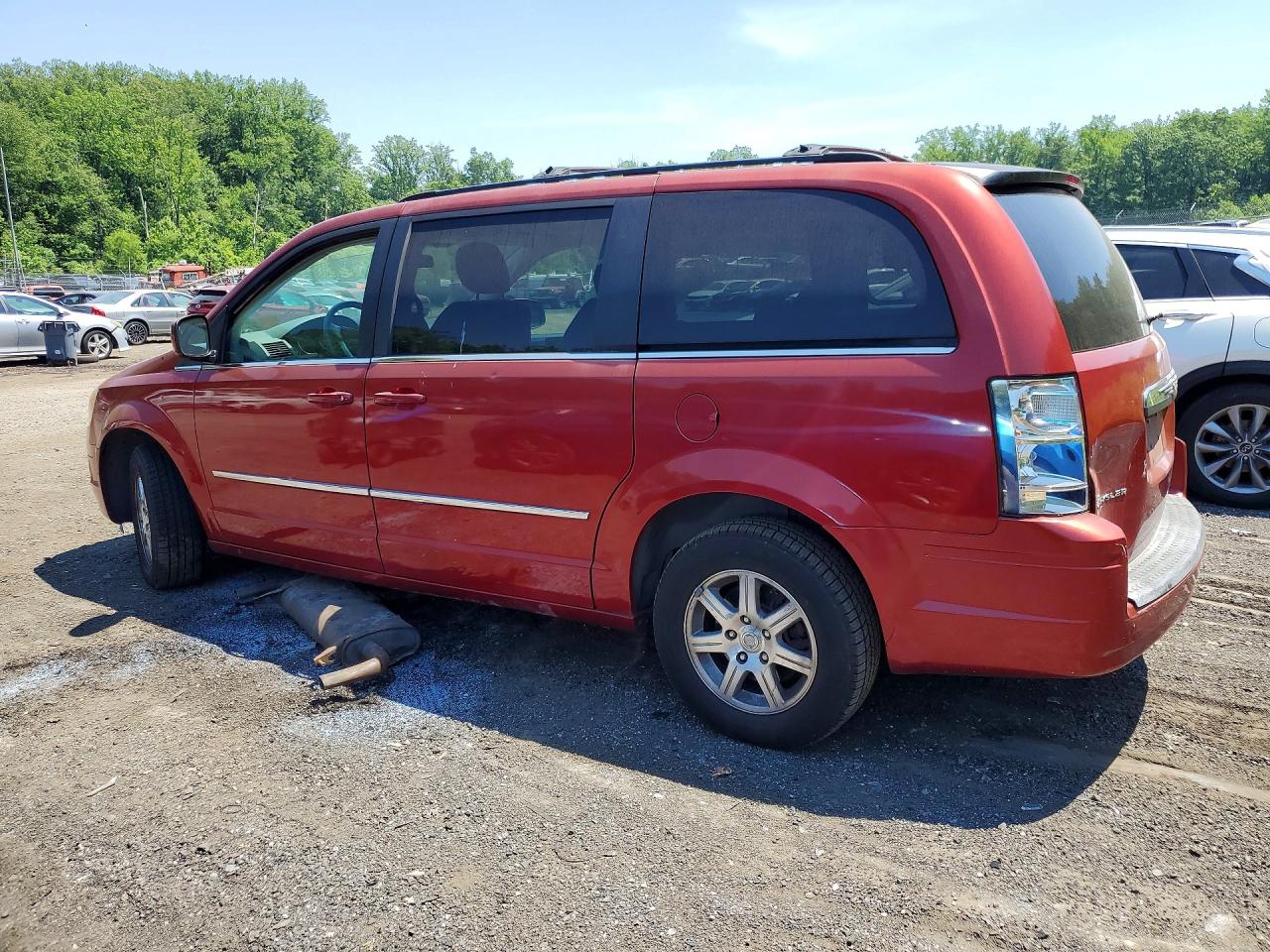 2010 CHRYSLER TOWN & COUNTRY TOURING photo 3
