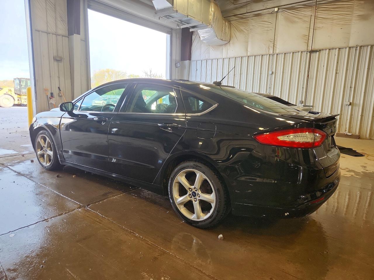 2016 FORD FUSION SE photo 2