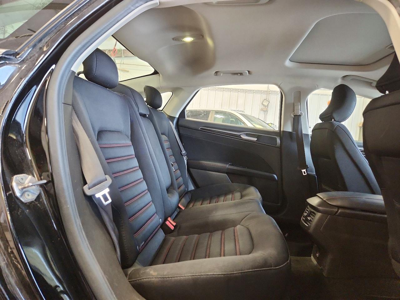 2016 FORD FUSION SE photo 10