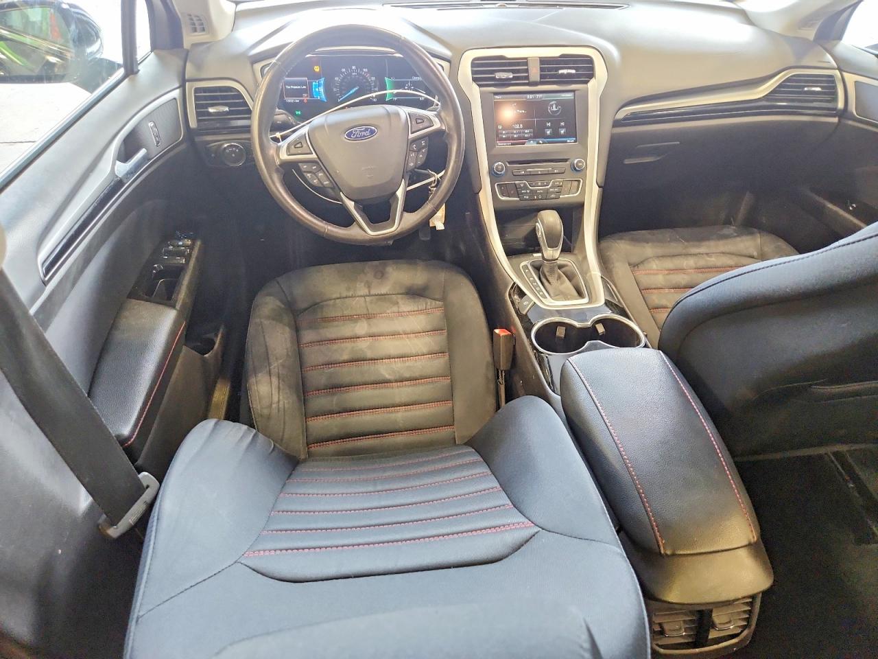 2016 FORD FUSION SE photo 8