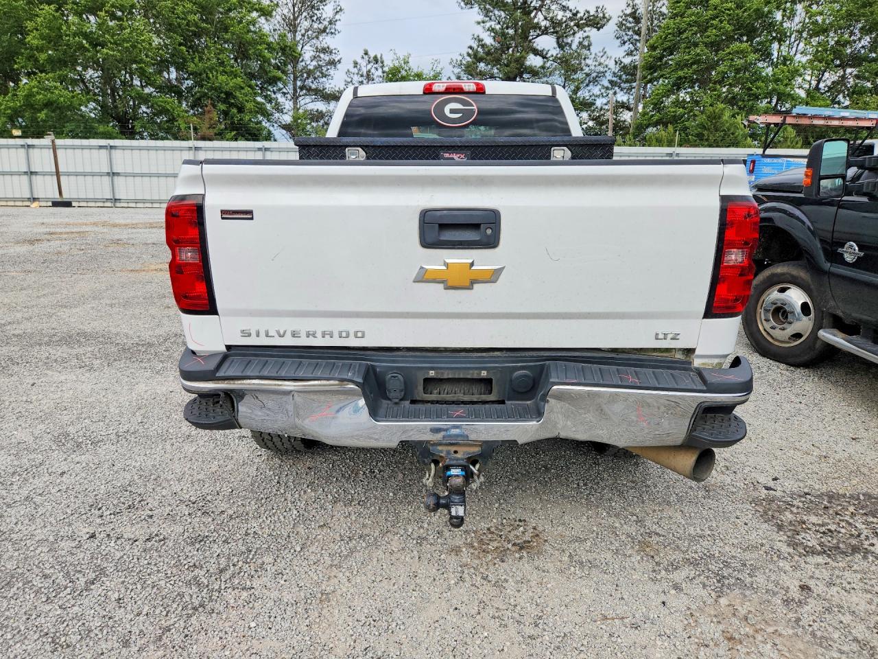 2015 CHEVROLET SILVERADO K2500 HEAVY DUTY LTZ photo 11