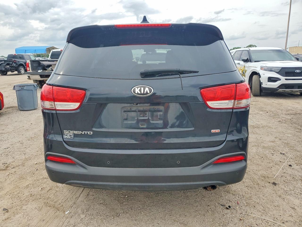 2016 KIA SORENTO LX photo 11