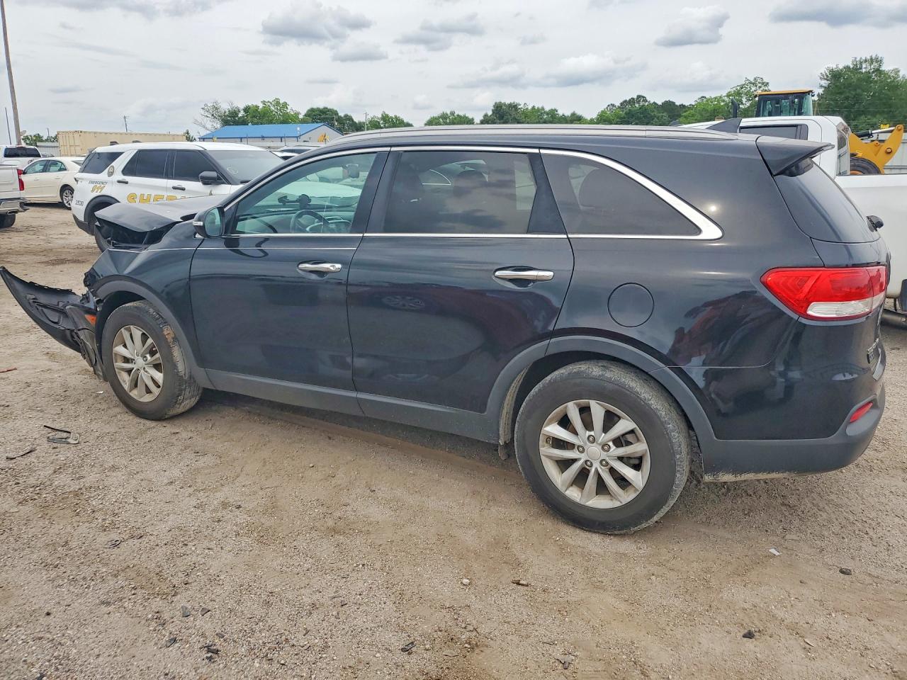 2016 KIA SORENTO LX photo 3