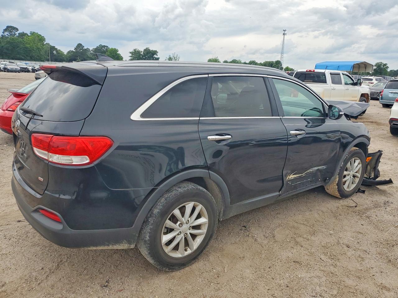 2016 KIA SORENTO LX photo 5