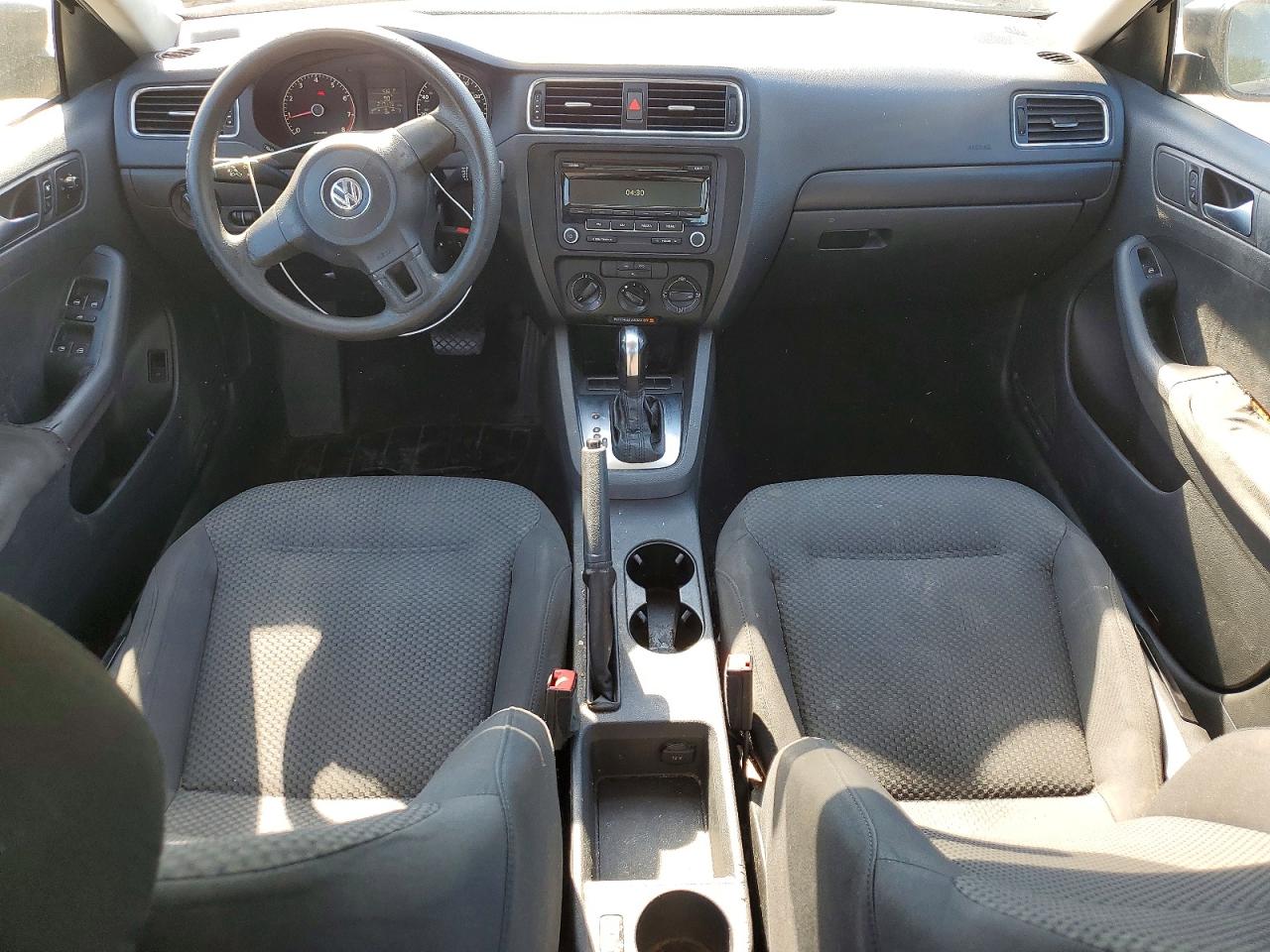 2012 VOLKSWAGEN JETTA BASE photo 8