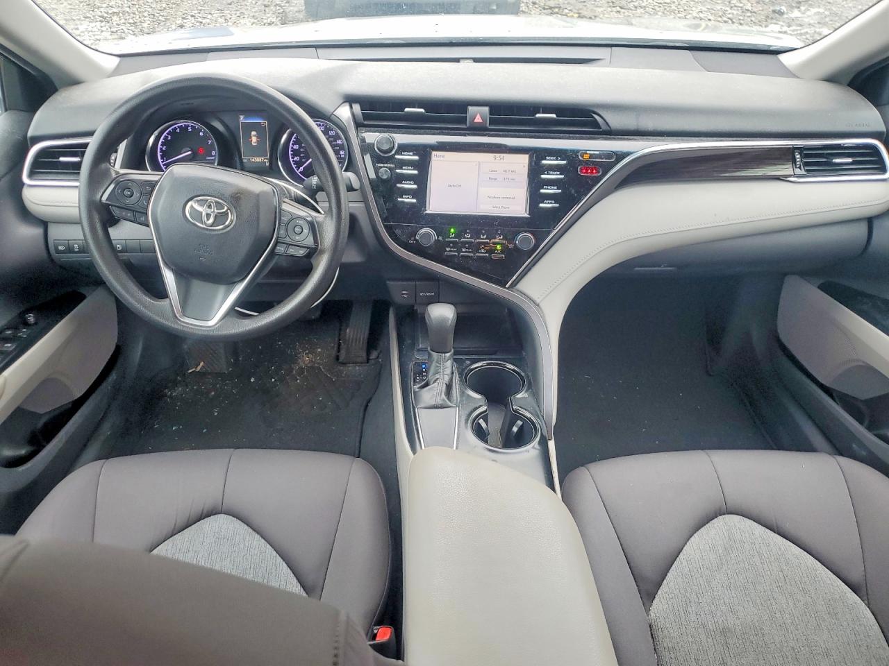2018 TOYOTA CAMRY LE photo 22