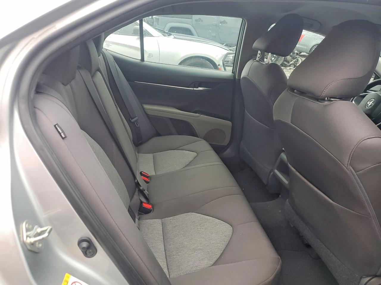 2018 TOYOTA CAMRY LE photo 28