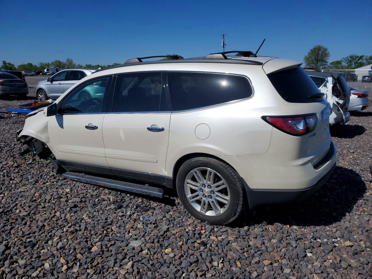 2014 CHEVROLET TRAVERSE LT photo 4