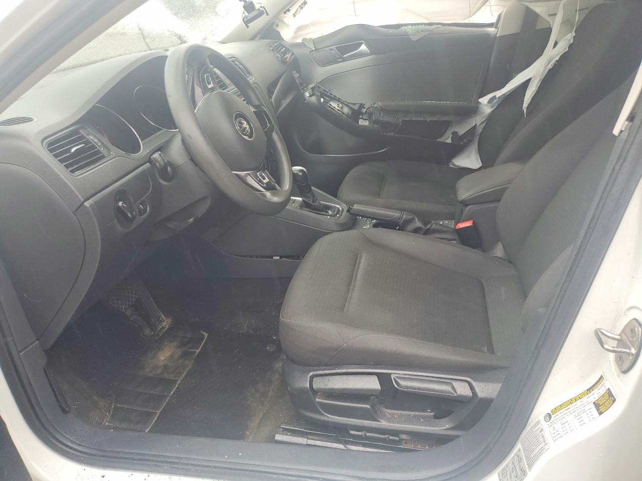 2015 VOLKSWAGEN JETTA BASE photo 13