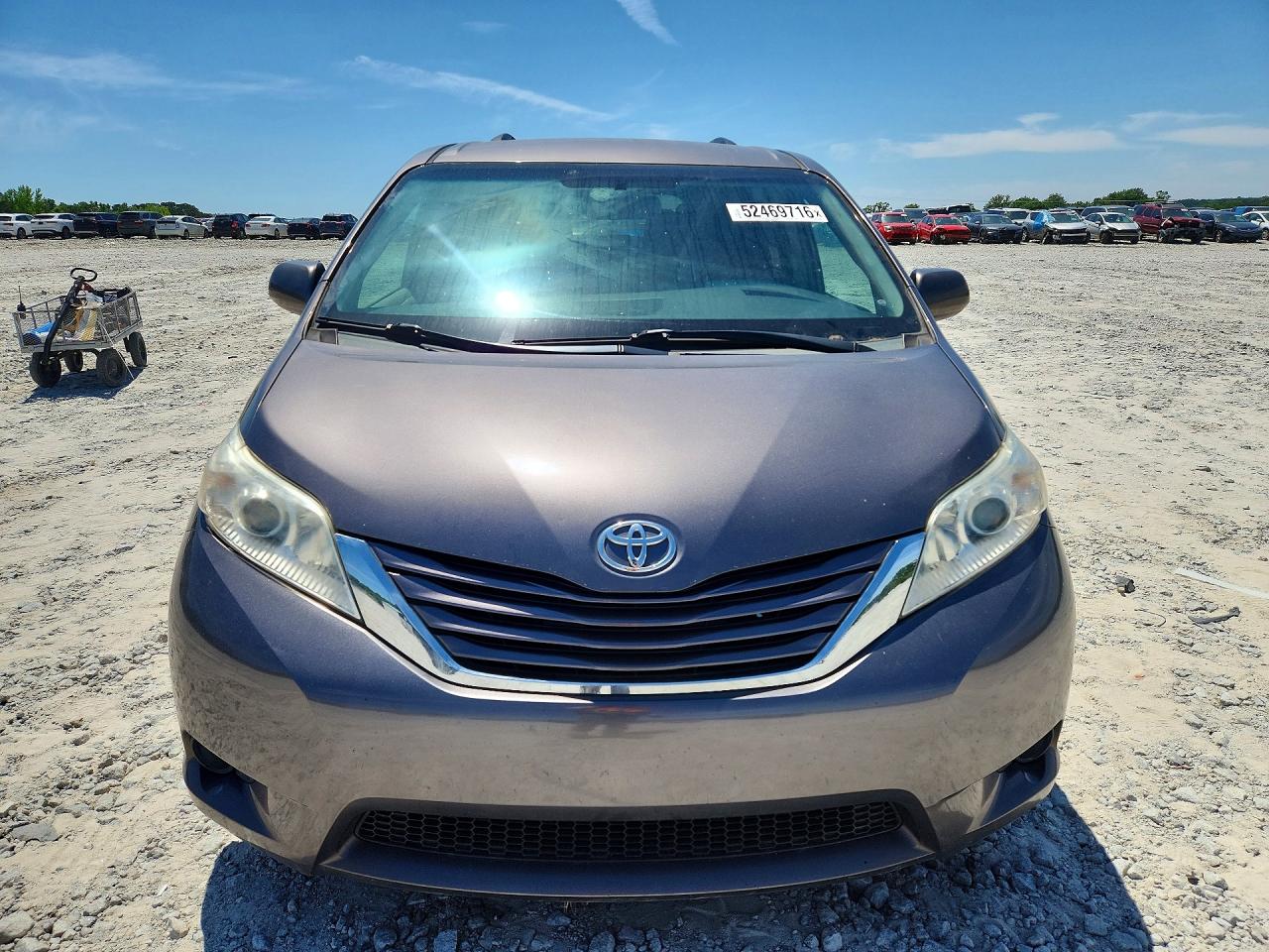 2016 TOYOTA SIENNA LE photo 5