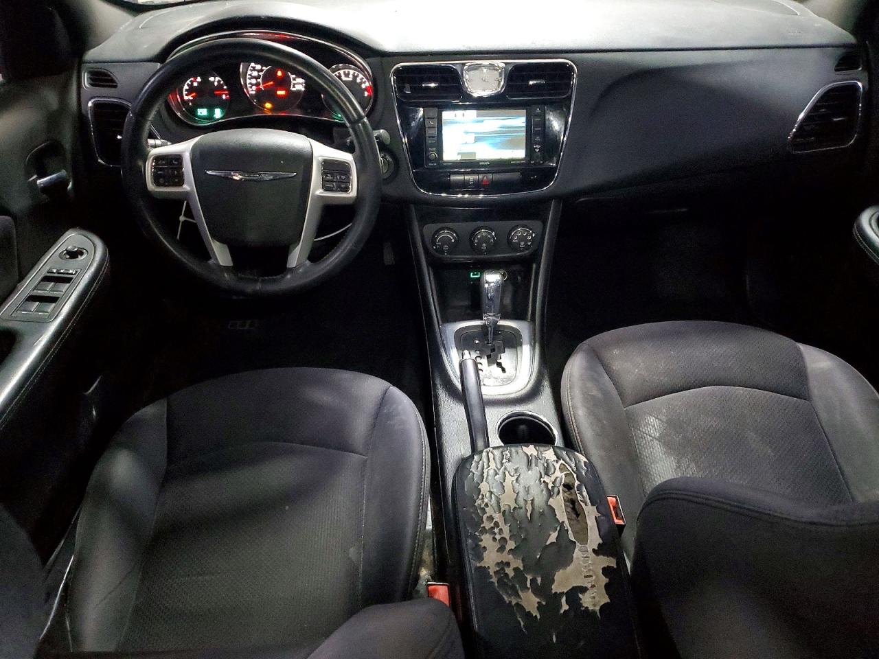 2013 CHRYSLER 200 TOURING photo 22