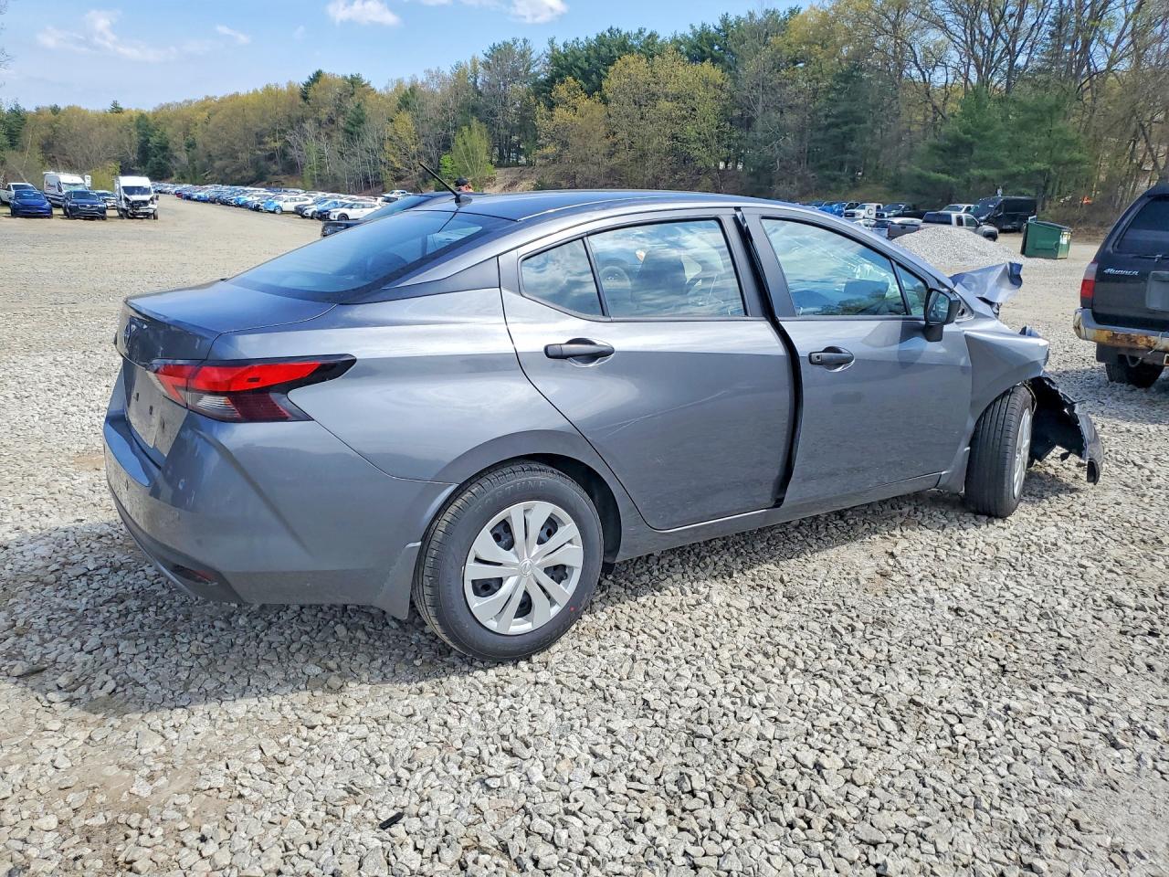 2024 NISSAN VERSA S photo 7